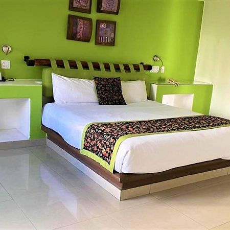 Seven Crown Express & Suites By Kavia Cabo San Lucas Extérieur photo