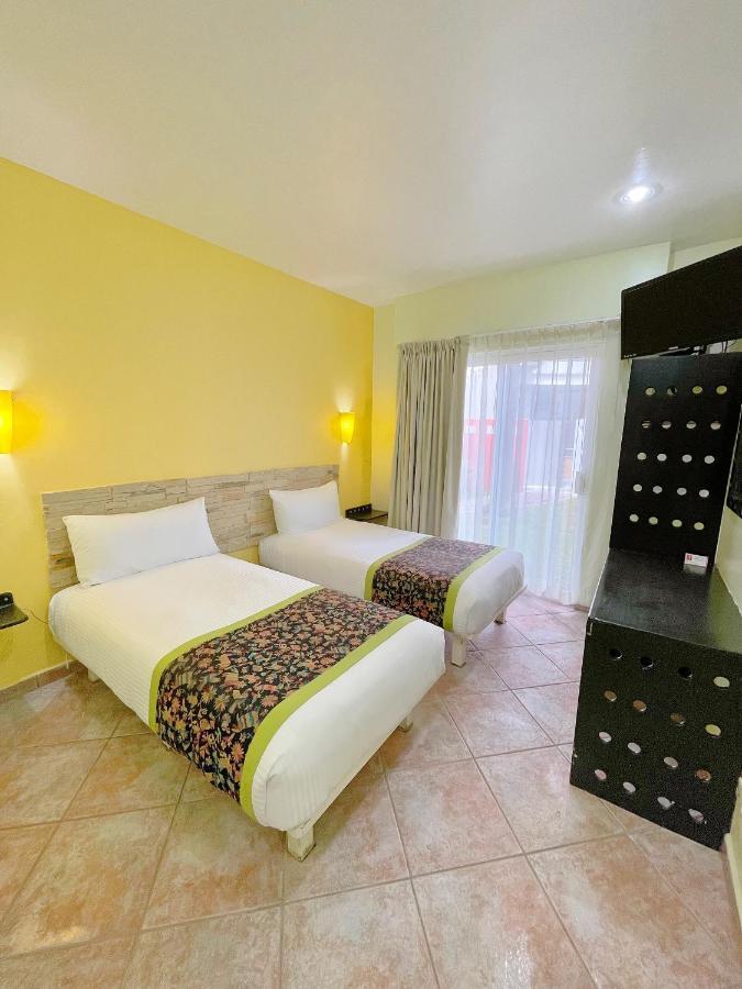 Seven Crown Express & Suites By Kavia Cabo San Lucas Extérieur photo
