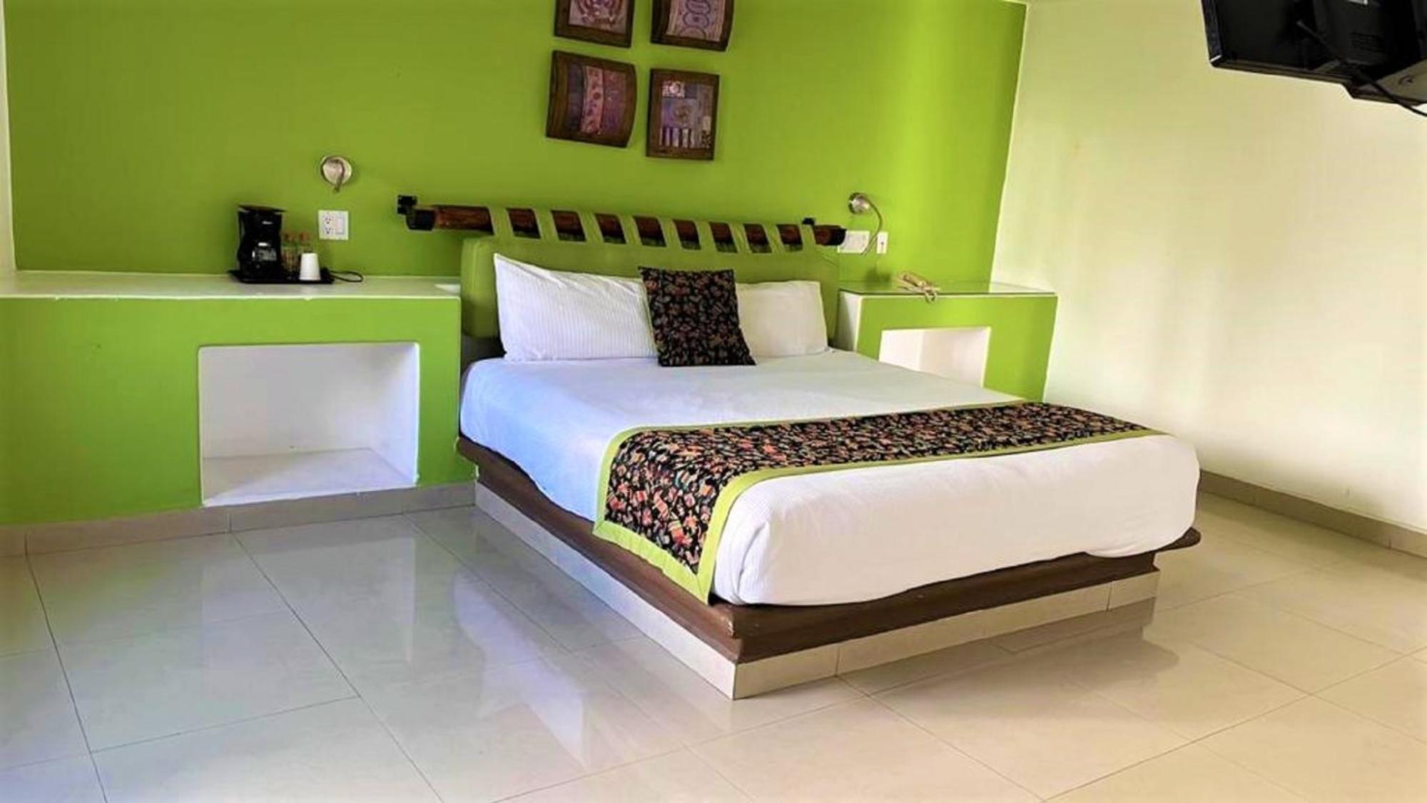 Seven Crown Express & Suites By Kavia Cabo San Lucas Extérieur photo