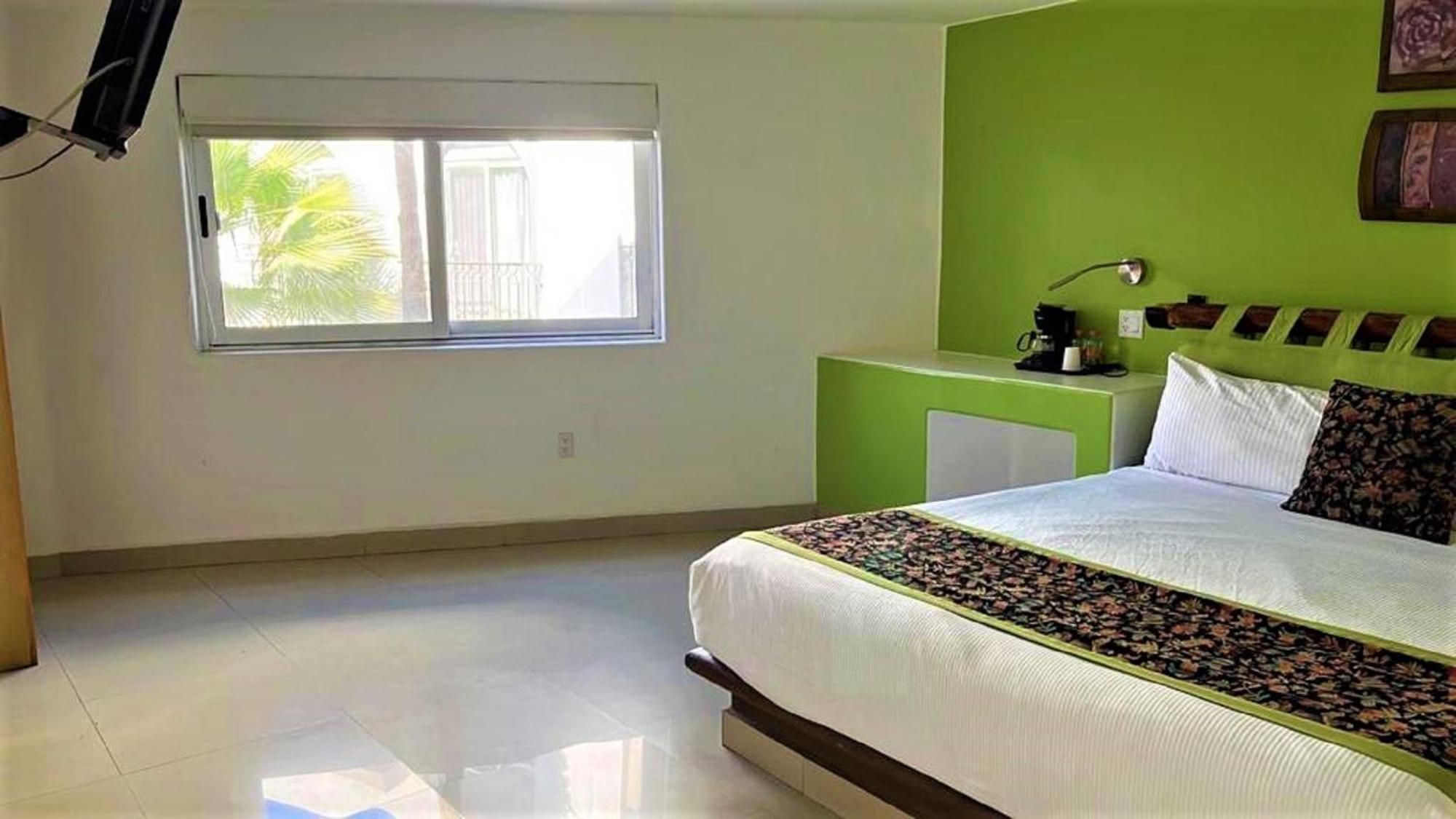 Seven Crown Express & Suites By Kavia Cabo San Lucas Extérieur photo